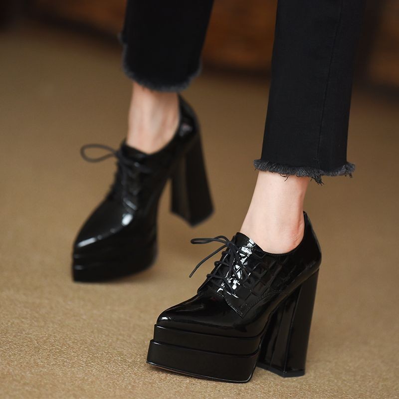 รองเท้าส้นสูงปลายแหลมแบบรัดส้น - Patent Leather Pump บทวิจารณ์และราคา