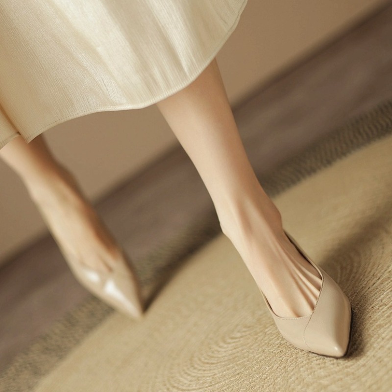 รองเท้าส้นเข็มหนังแก้วแบบสวม ป - Patent Leather Pump บทวิจารณ์และราคา