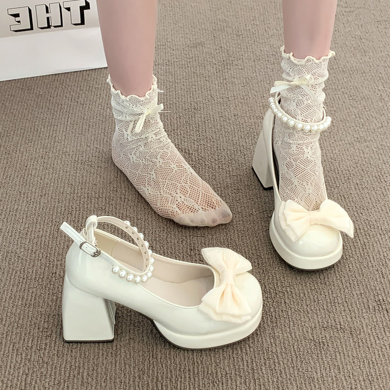รองเท้าส้นสูงแพลตฟอร์มหนังแก้ว - Patent Leather Pump บทวิจารณ์และราคา