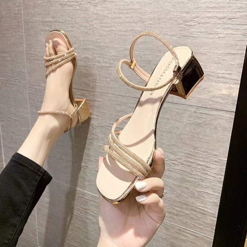 รองเท้าส้นหนาประดับเพชร สไตล์แ - Square Toe Mule บทวิจารณ์และราคา