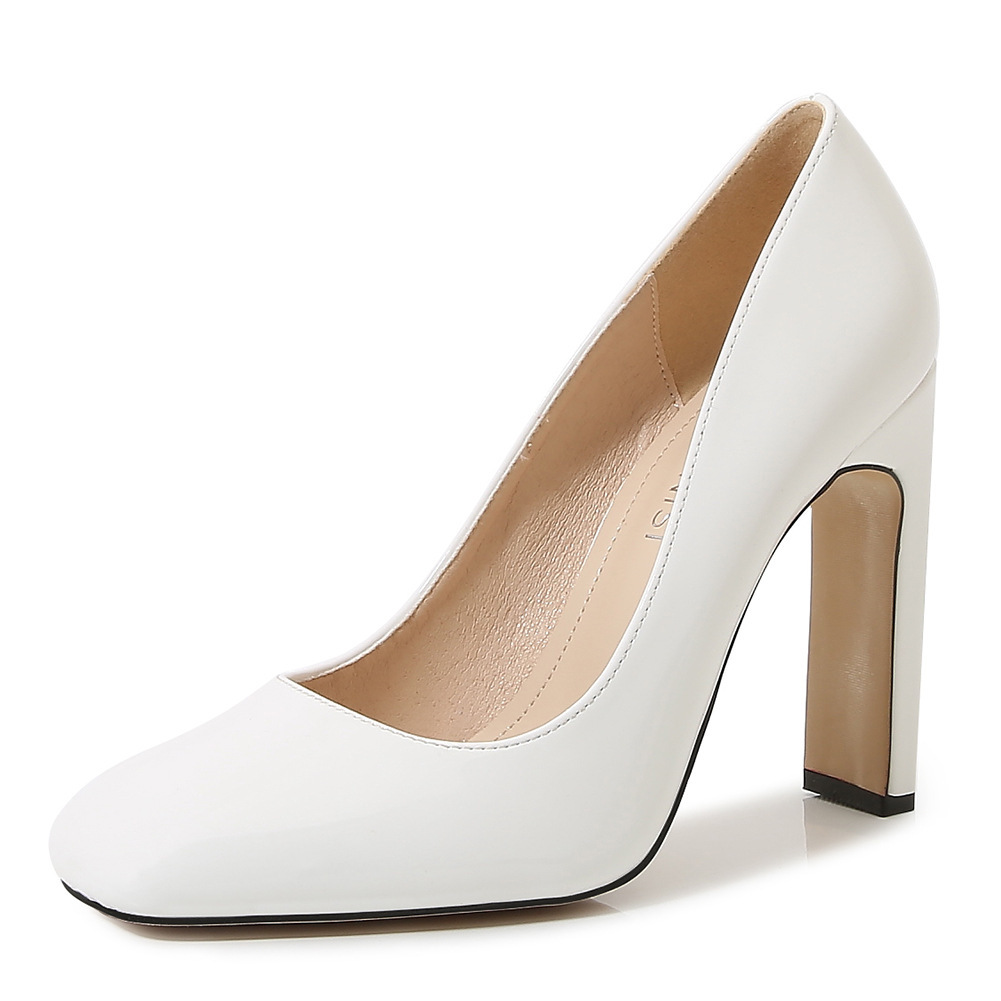 รองเท้าส้นสูงหัวแหลมทรงโอเวอร์ - Patent Leather Pump บทวิจารณ์และราคา