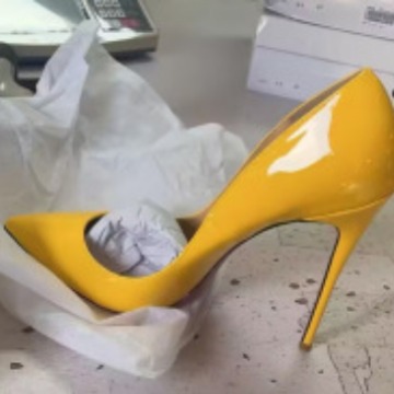 รองเท้าส้นสูงแฟชั่นหัวแหลมหนัง - Patent Leather Pump บทวิจารณ์และราคา